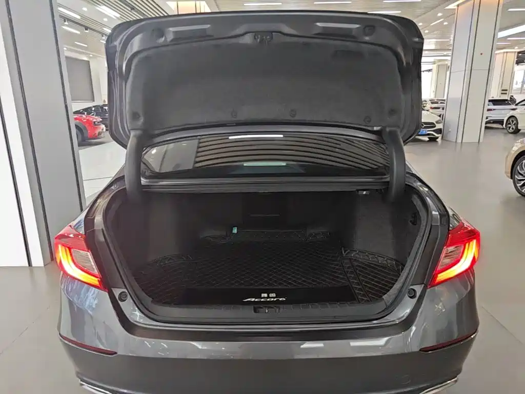 Honda Accord — фото 18