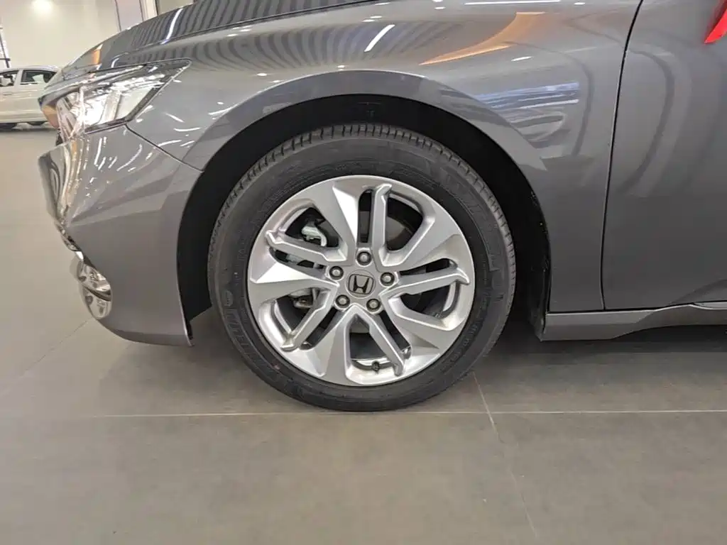Honda Accord — фото 22
