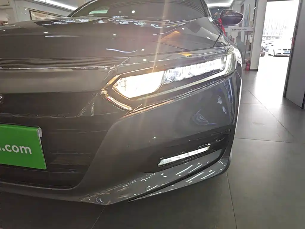 Honda Accord — фото 23