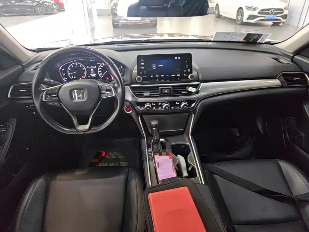 Honda Accord — фото 9