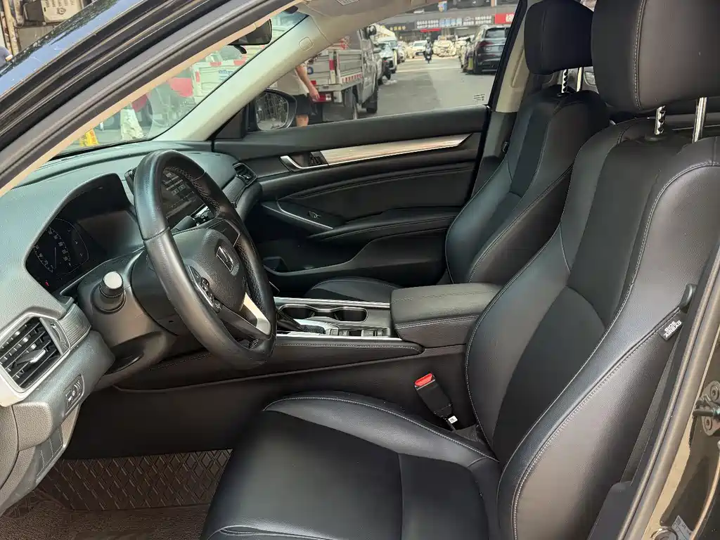 Honda Accord — фото 3