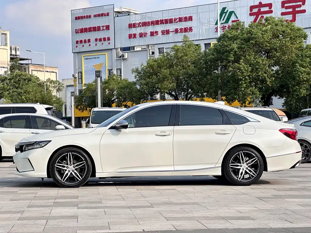 Honda Inspire — фото 4