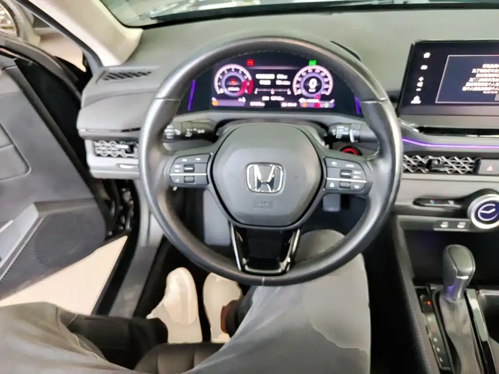 Honda Accord — фото 10