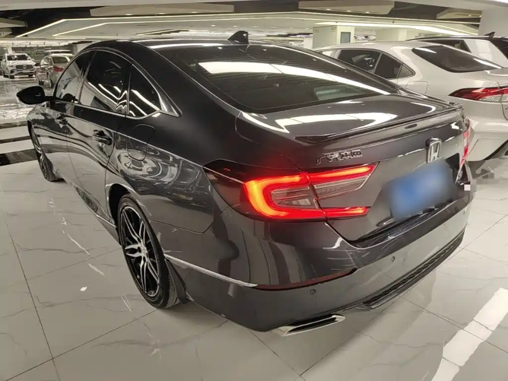 Honda Accord — фото 4