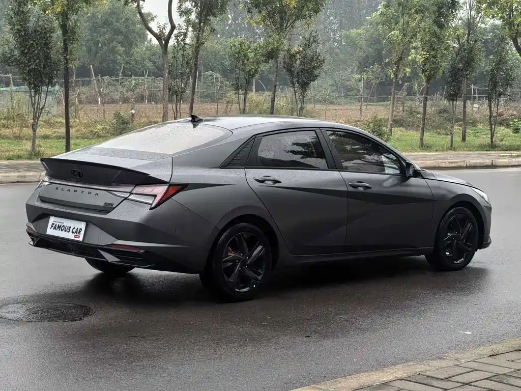 Hyundai Elantra — фото 4