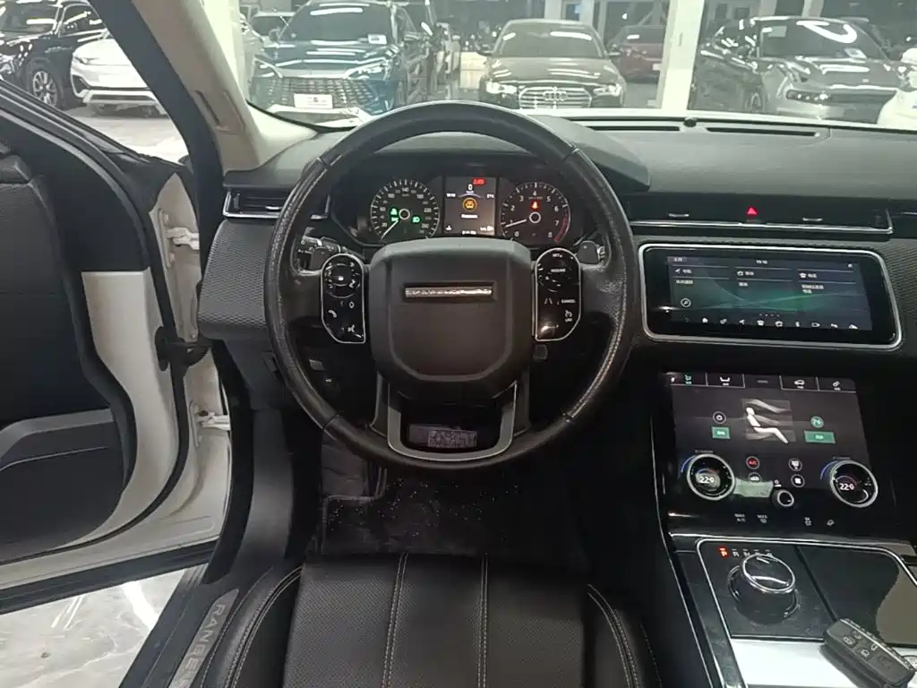 Land Rover Velar — фото 10