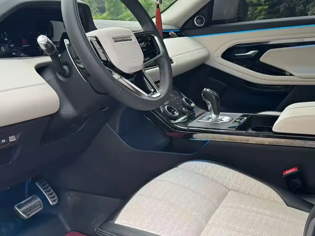 Land Rover Evoque — фото 6
