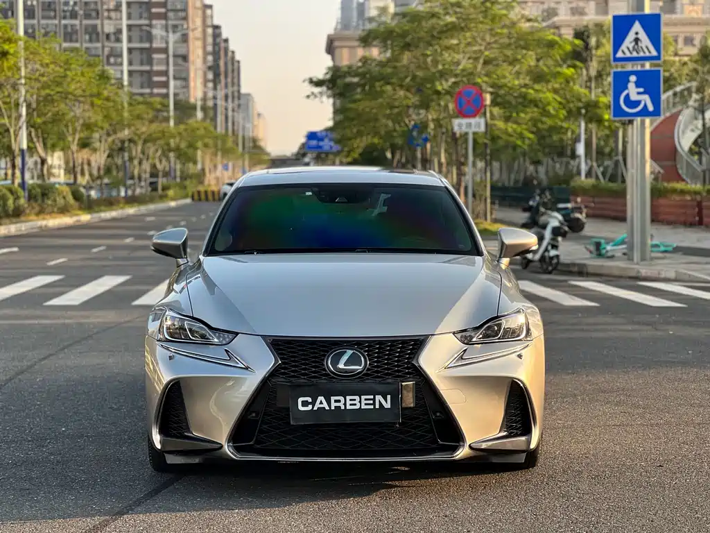 Lexus IS — фото 2
