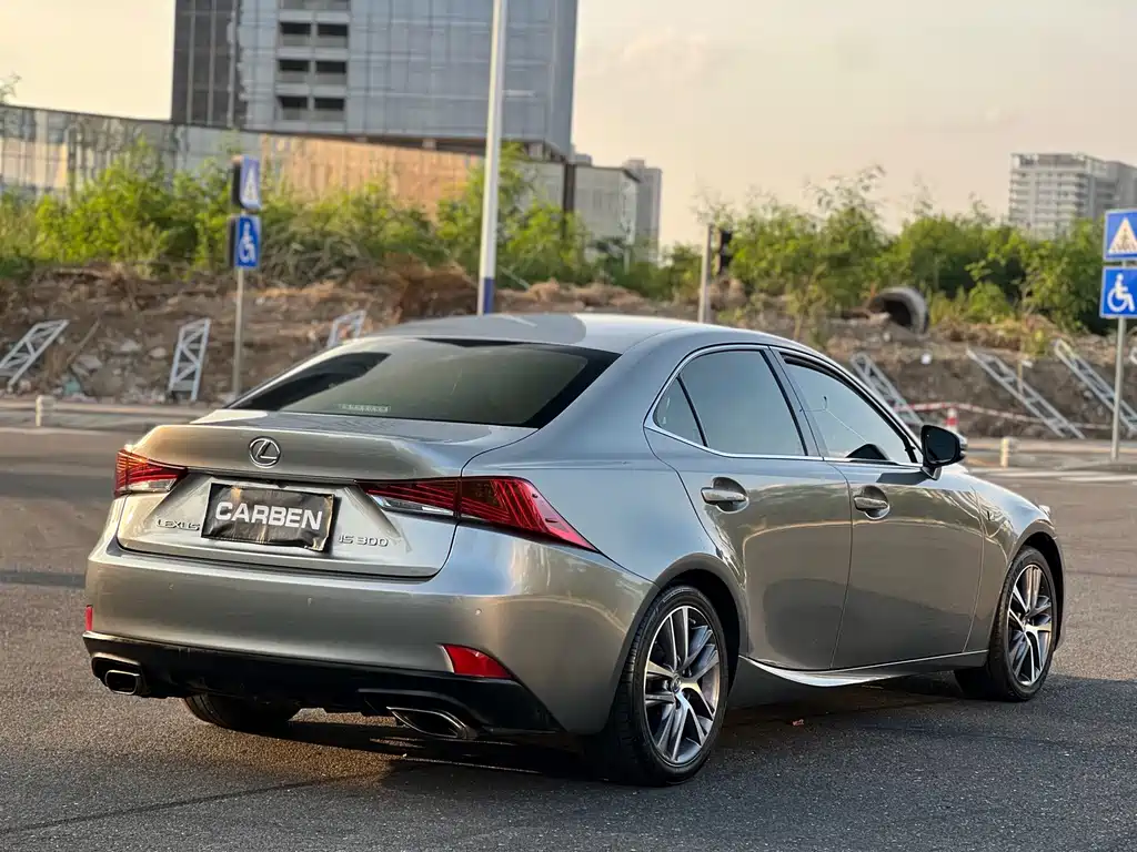 Lexus IS — фото 5