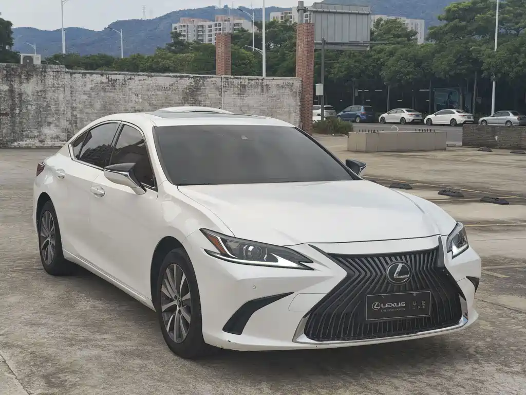 Lexus ES — фото 3