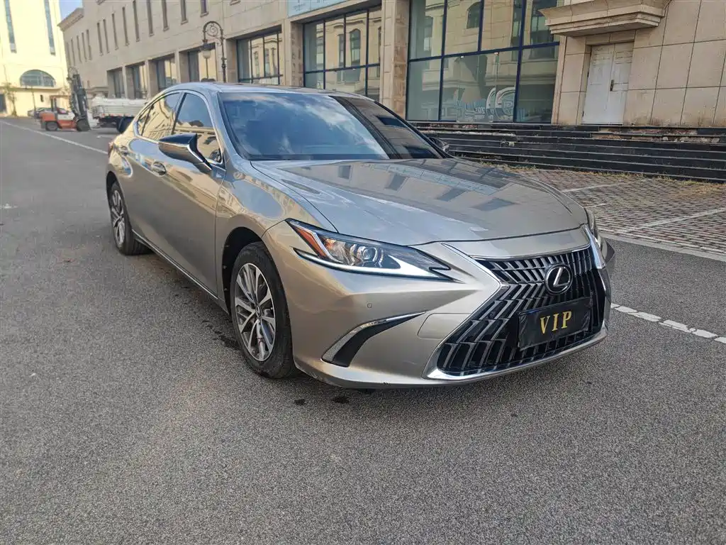 Lexus ES — фото 8