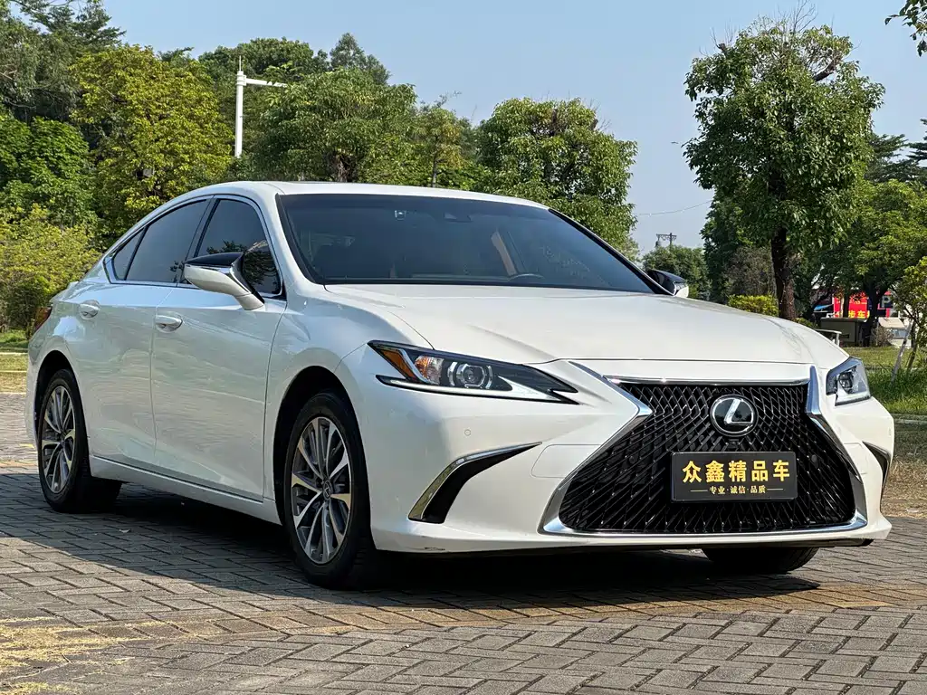 Lexus ES — фото 3