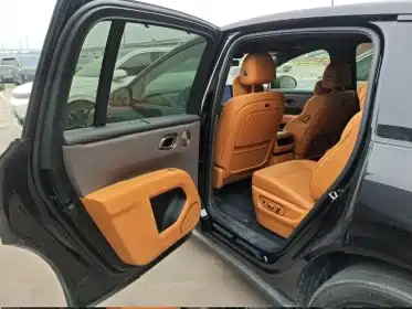 Li Auto Li i8 — фото 3