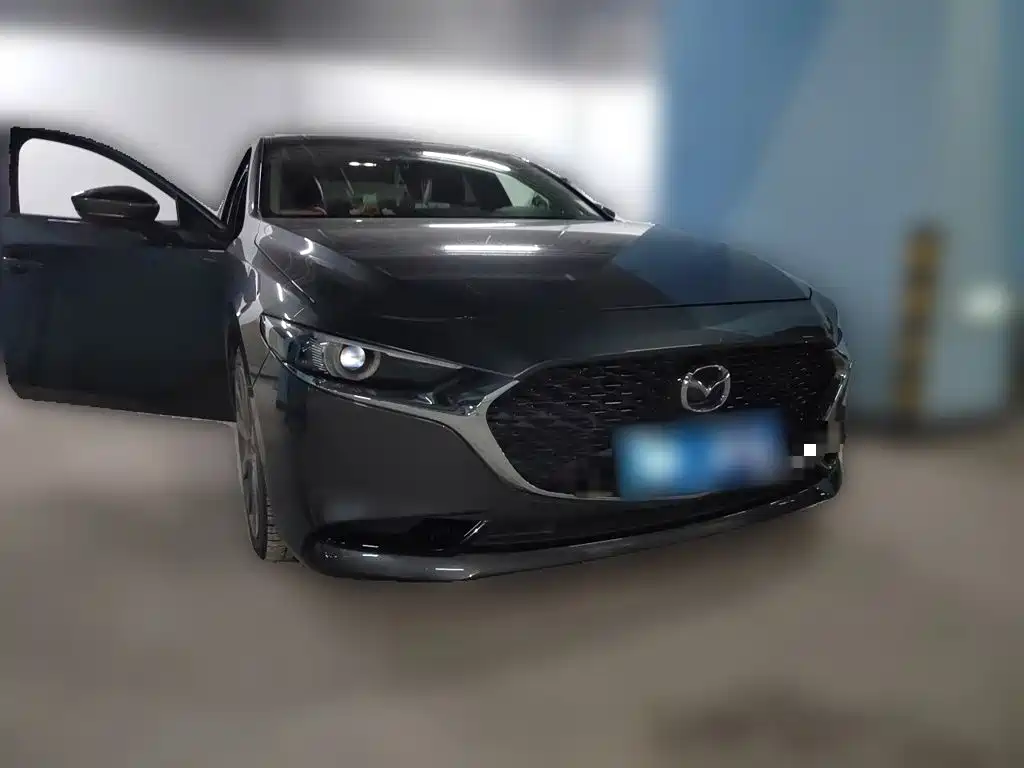 Mazda 3 Axela — фото 3