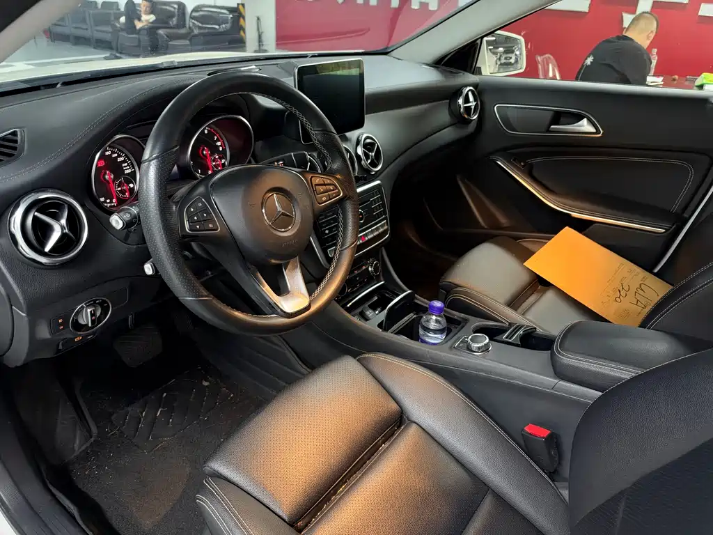 Mercedes-Benz GLA — фото 7