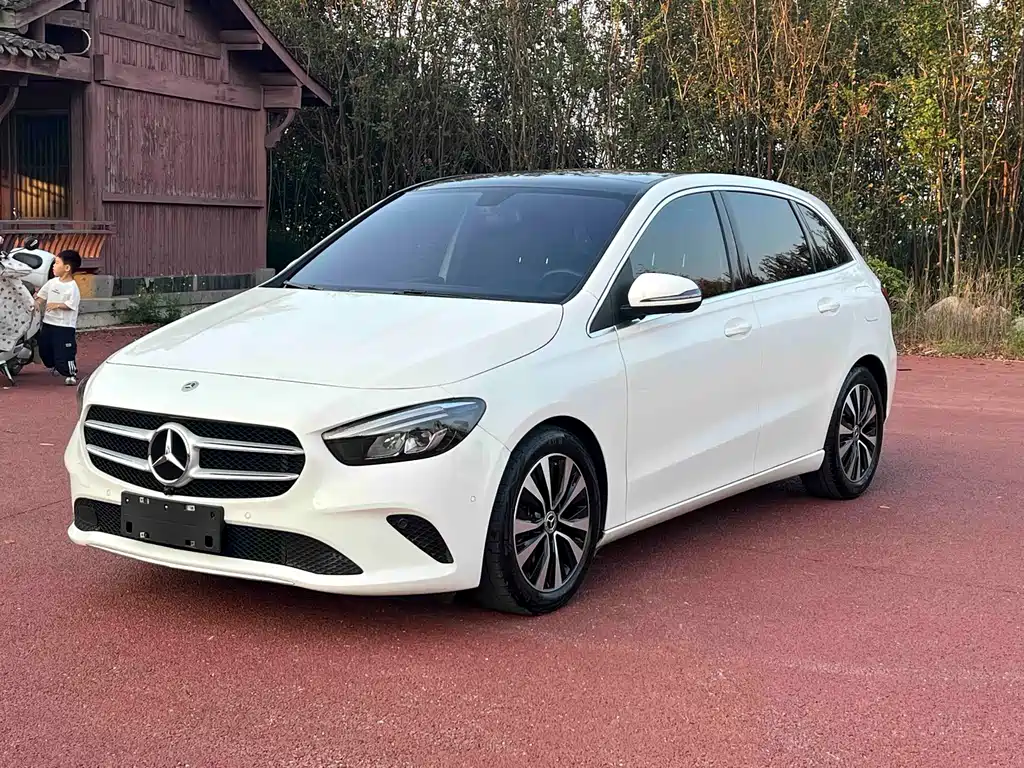 Mercedes-Benz B-Class — фото 1