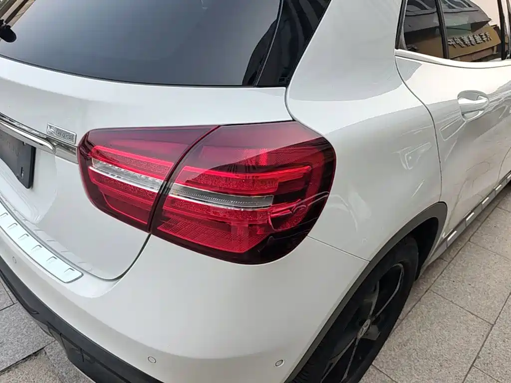 Mercedes-Benz GLA — фото 7