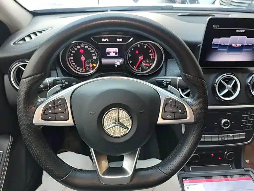 Mercedes-Benz GLA — фото 10