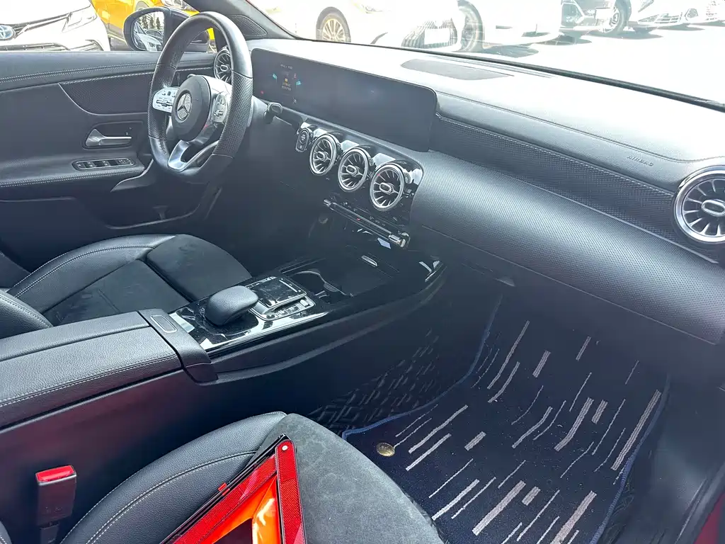 Mercedes-Benz A-Class — фото 11