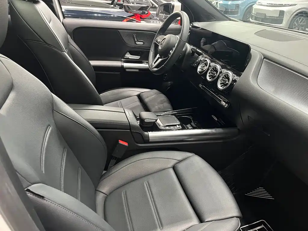 Mercedes-Benz GLA — фото 6