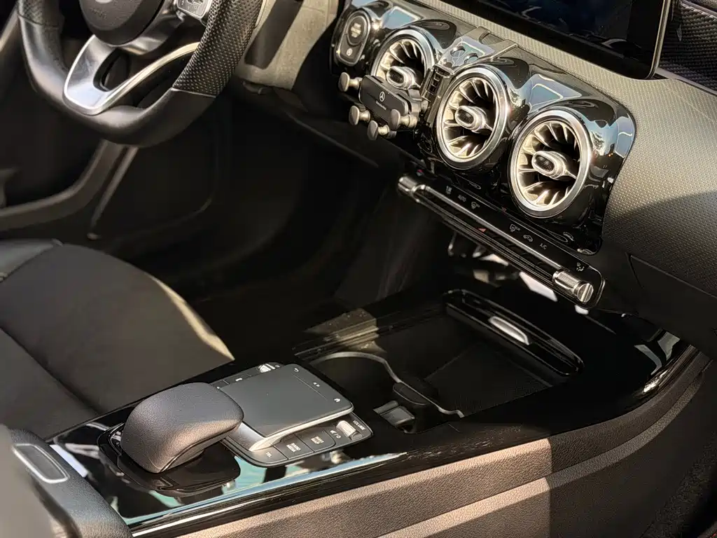 Mercedes-Benz A-Class — фото 13