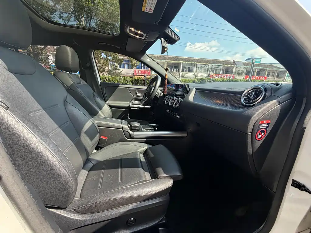 Mercedes-Benz GLA — фото 12