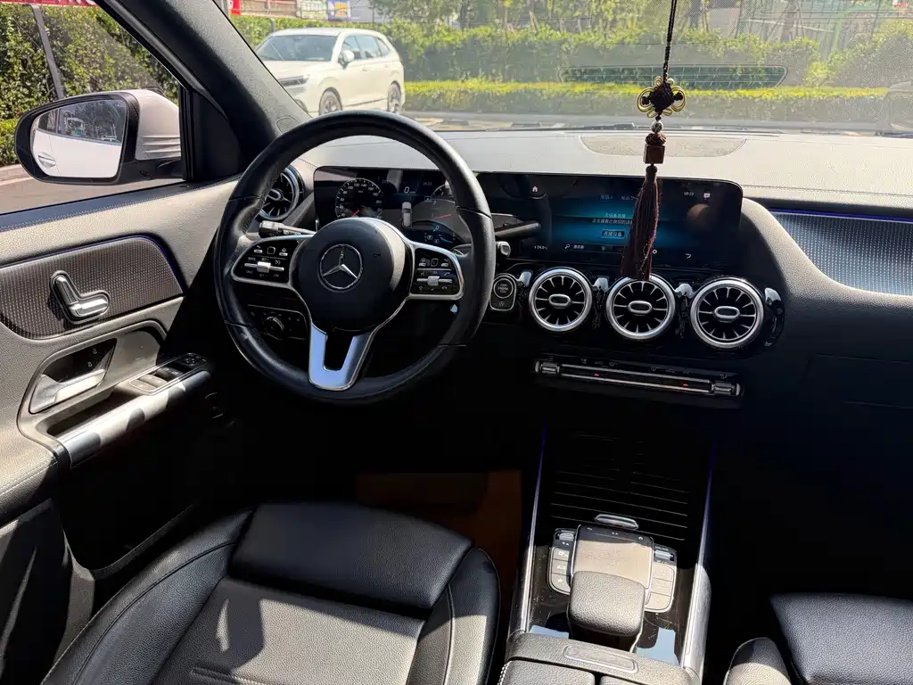 Mercedes-Benz GLA — фото 10
