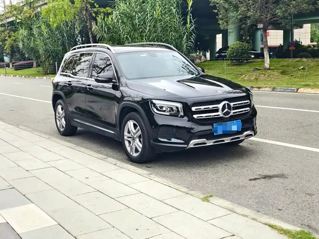 Mercedes-Benz GLB — фото 3