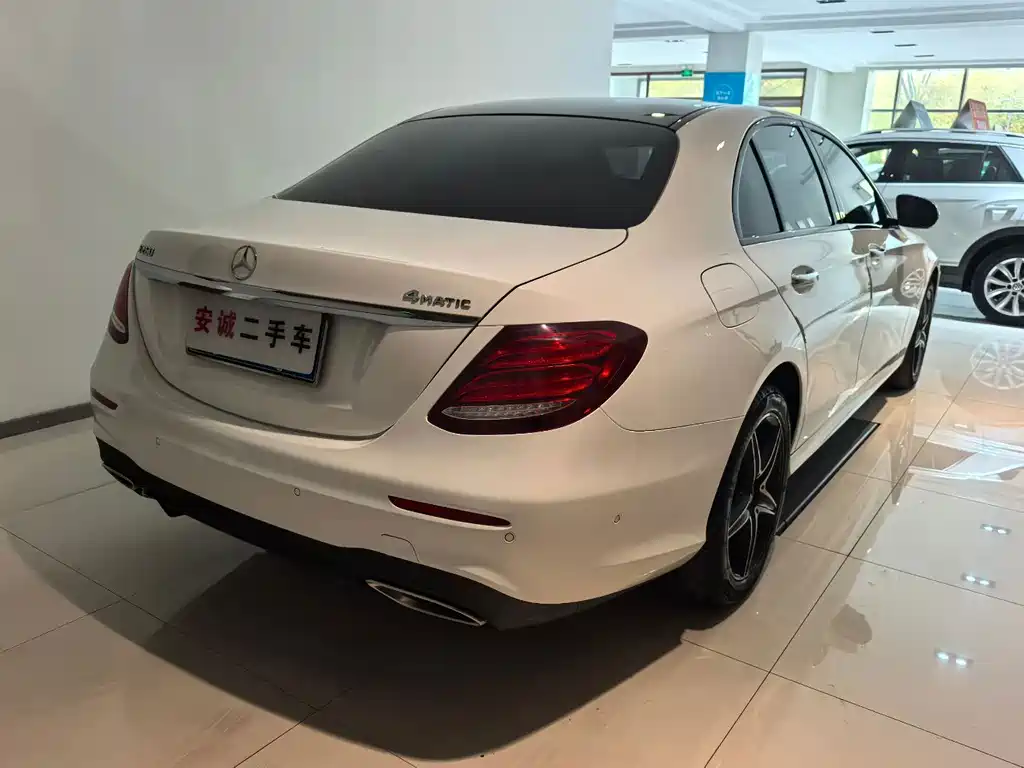 Mercedes-Benz E-Class (Import) — фото 4