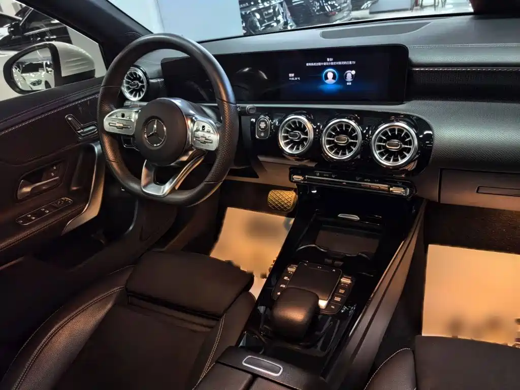 Mercedes-Benz A-Class — фото 14