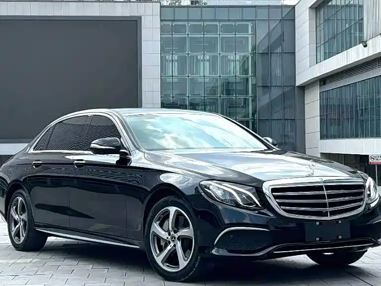 Mercedes-Benz E-Class — фото 3