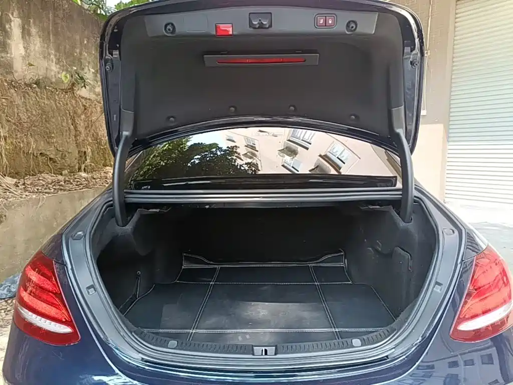 Mercedes-Benz E-Class (Import) — фото 18