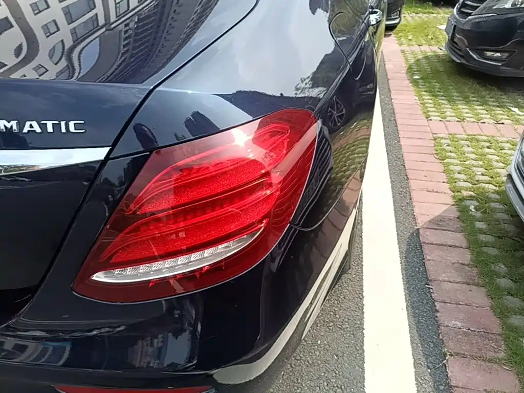 Mercedes-Benz E-Class (Import) — фото 7