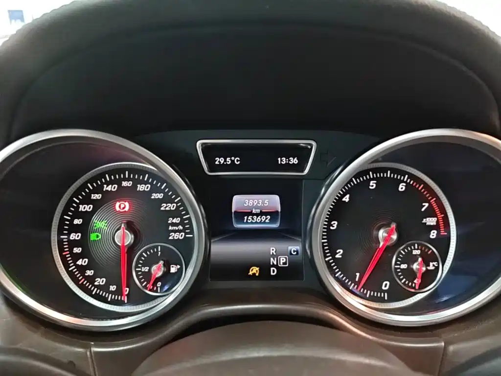 Mercedes-Benz GLE (Import) — фото 11