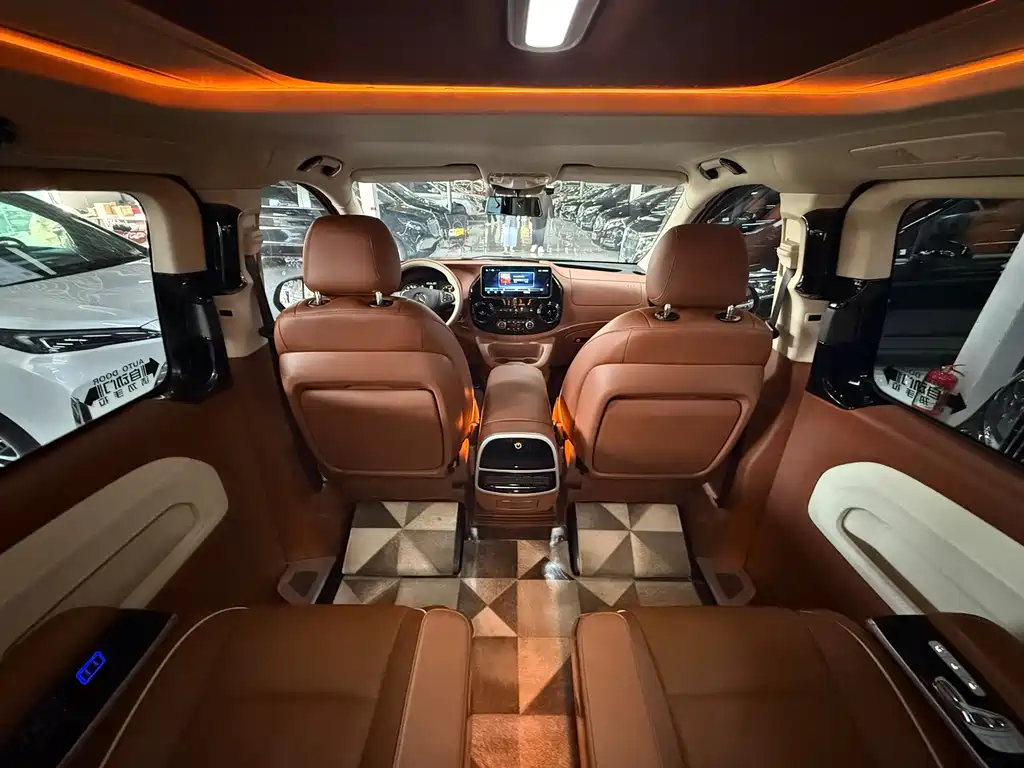 Mercedes-Benz Vito — фото 10