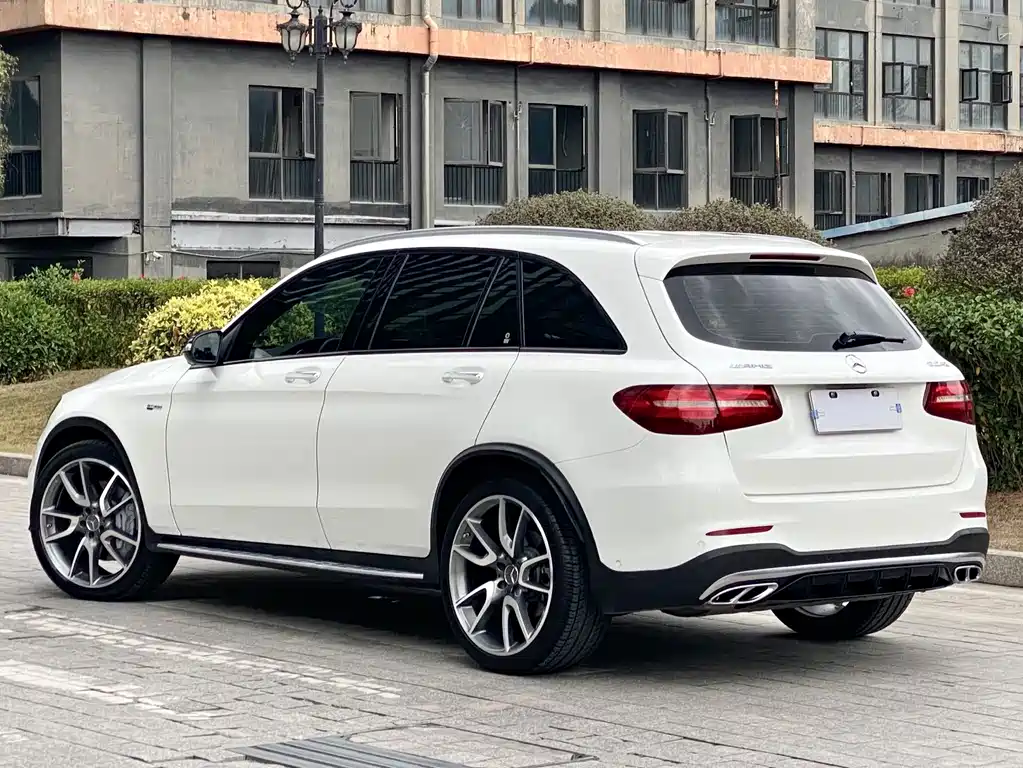 Mercedes-Benz GLC AMG — фото 2