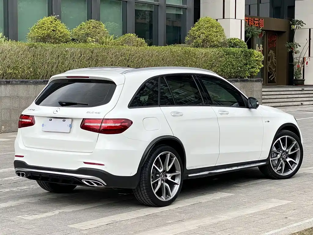 Mercedes-Benz GLC AMG — фото 6