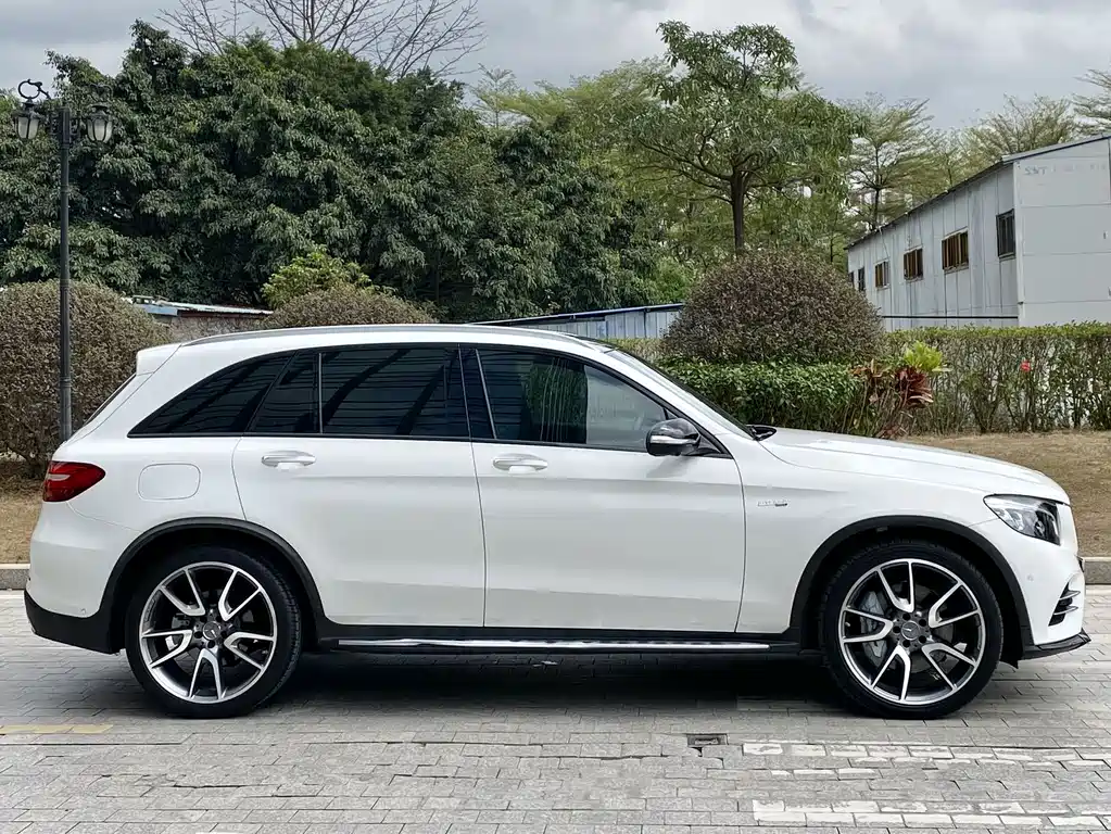 Mercedes-Benz GLC AMG — фото 7
