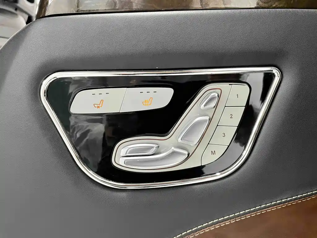 Mercedes-Benz V-Class — фото 19