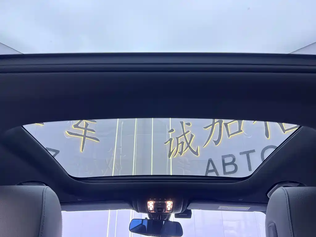 Mercedes-Benz GLB — фото 15