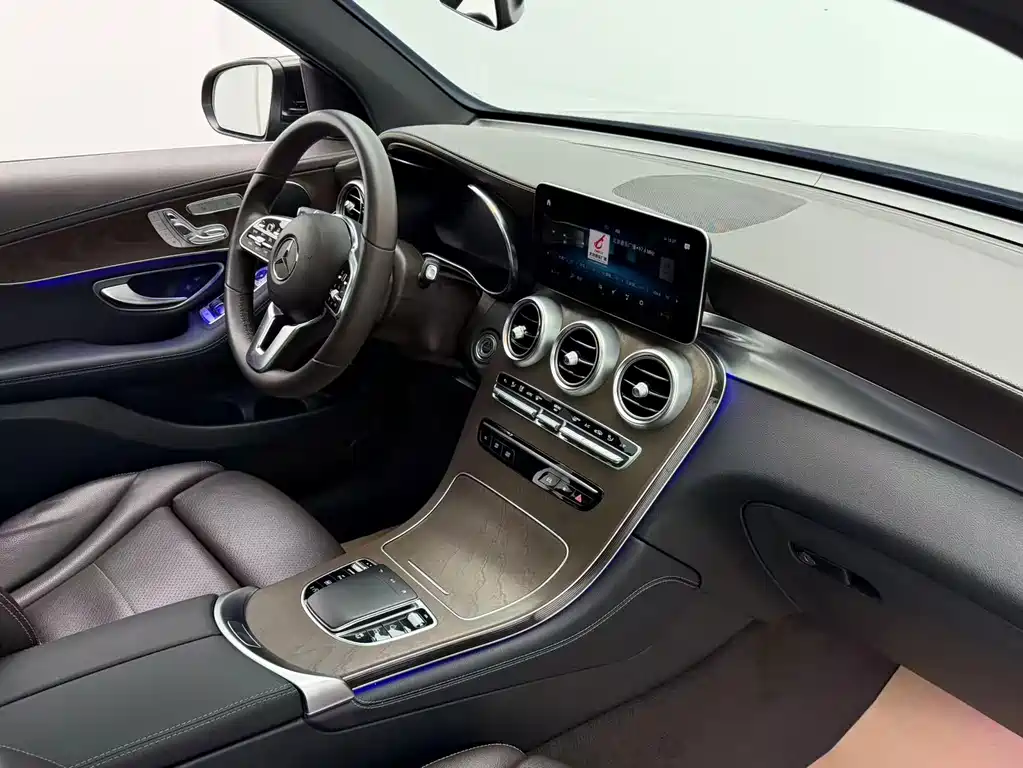 Mercedes-Benz GLC — фото 19