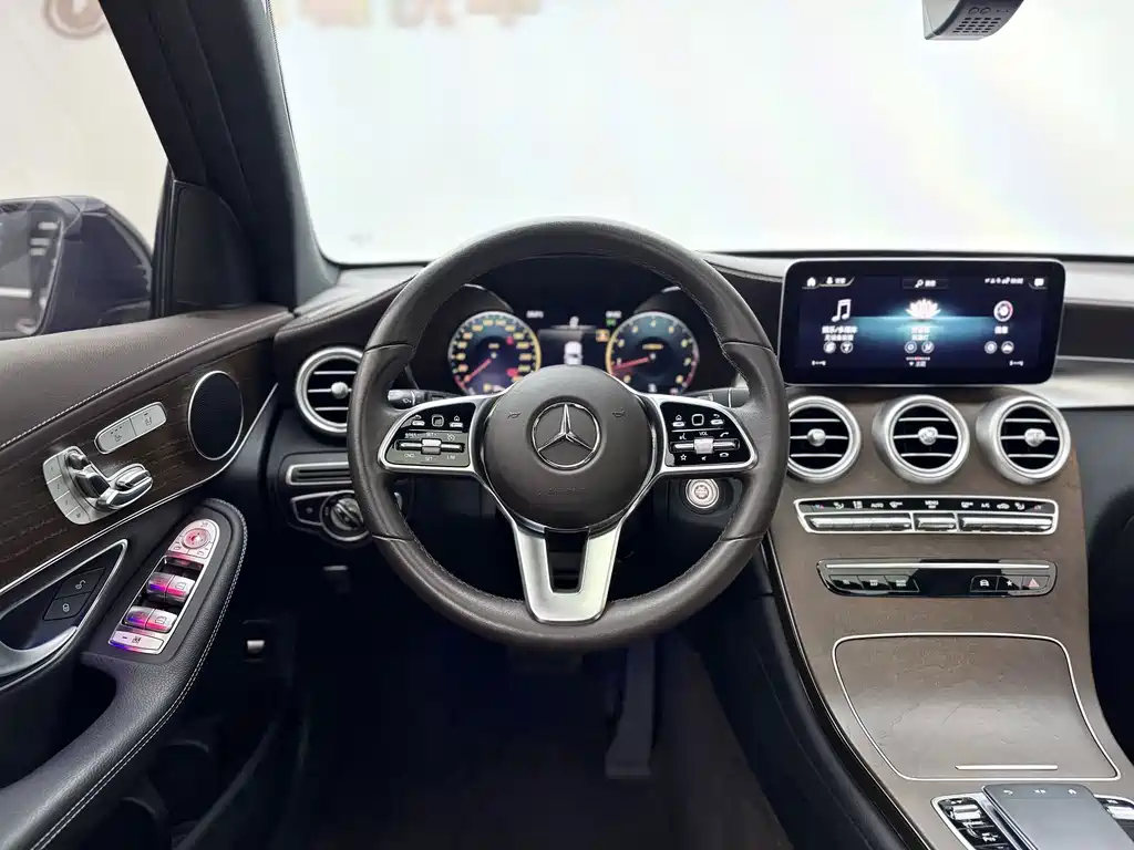 Mercedes-Benz GLC — фото 6