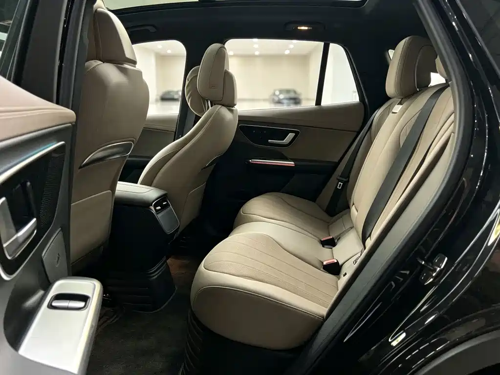 Mercedes-Benz EQE SUV — фото 3