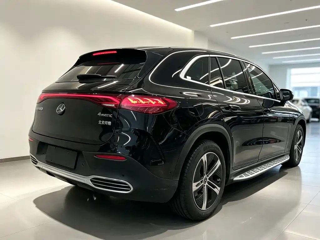 Mercedes-Benz EQE SUV — фото 4