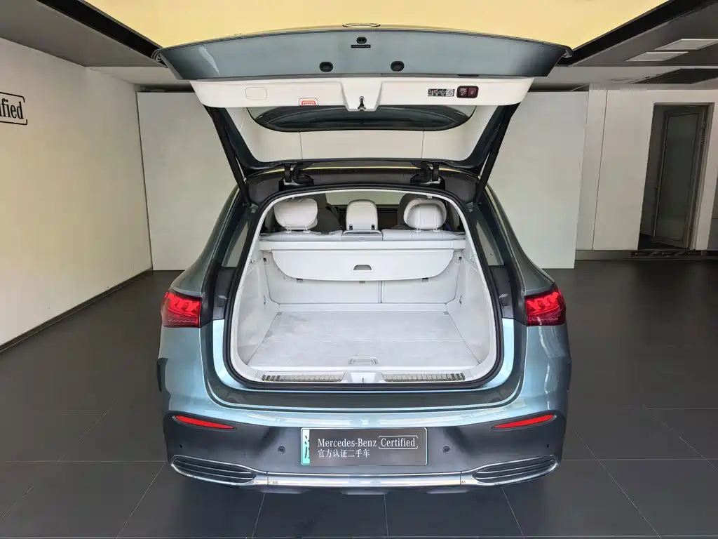 Mercedes-Benz EQE SUV — фото 10