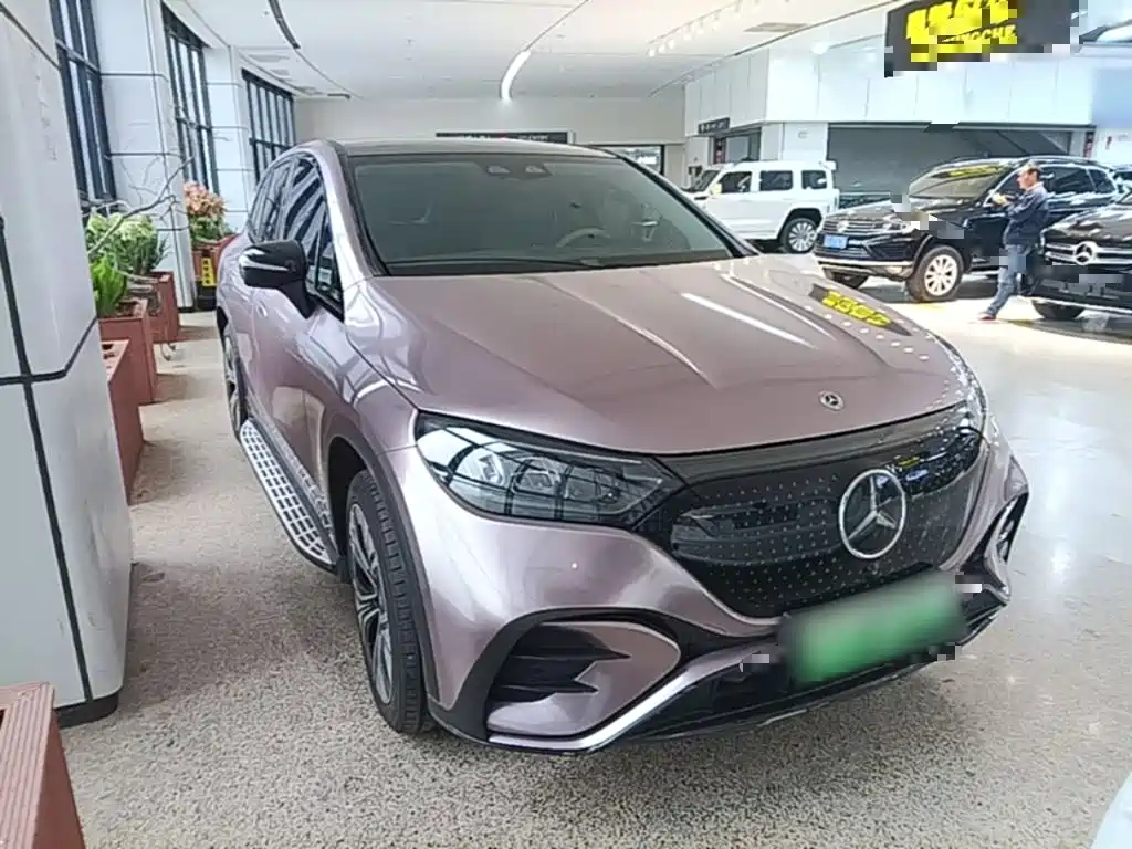 Mercedes-Benz EQE SUV — фото 3