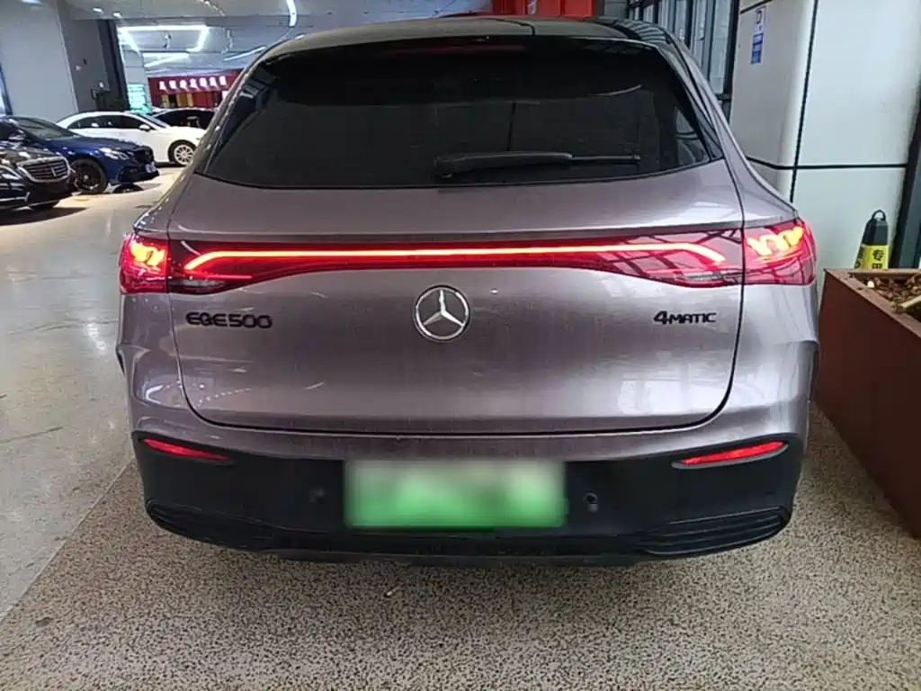 Mercedes-Benz EQE SUV — фото 5