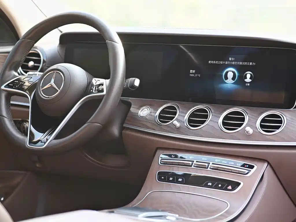 Mercedes-Benz E-Class — фото 6