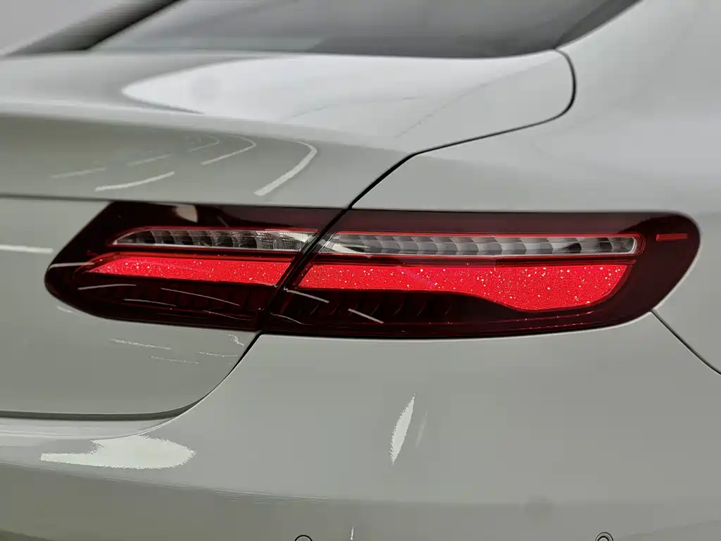 Mercedes-Benz E-Class (Import) — фото 15