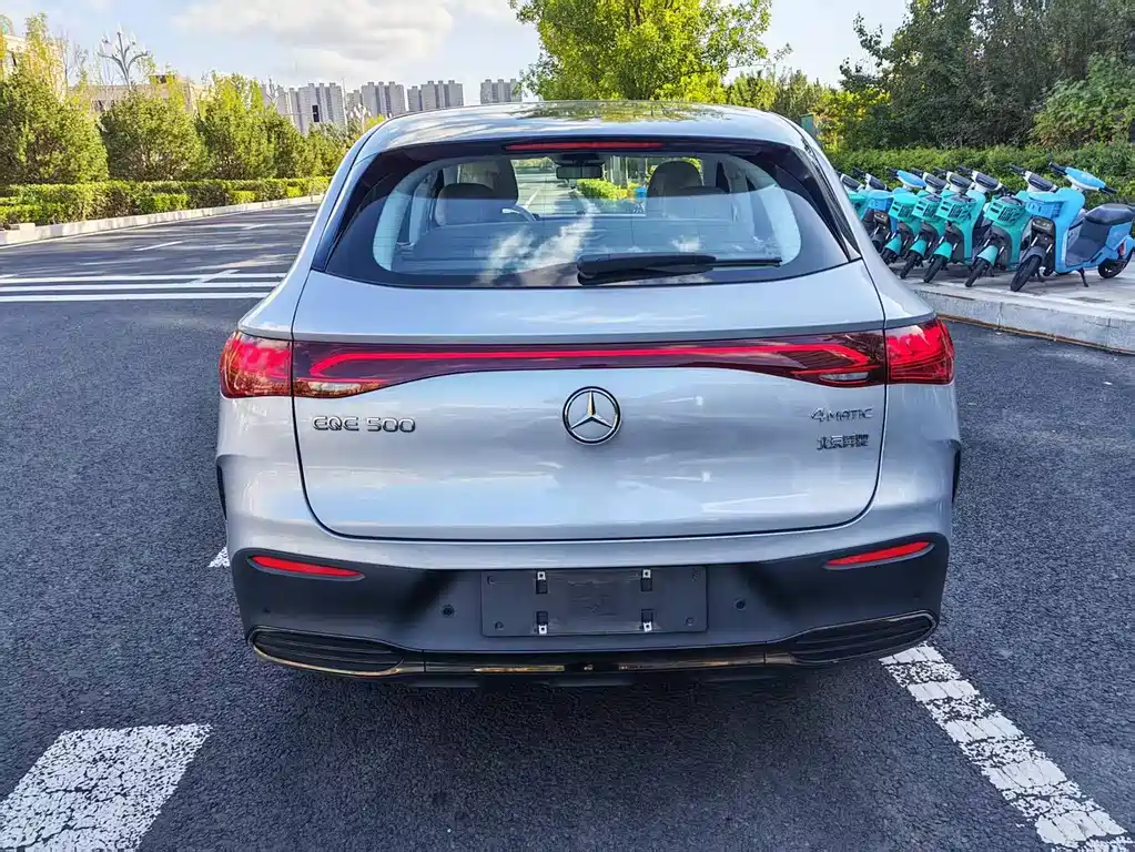 Mercedes-Benz EQE SUV — фото 3